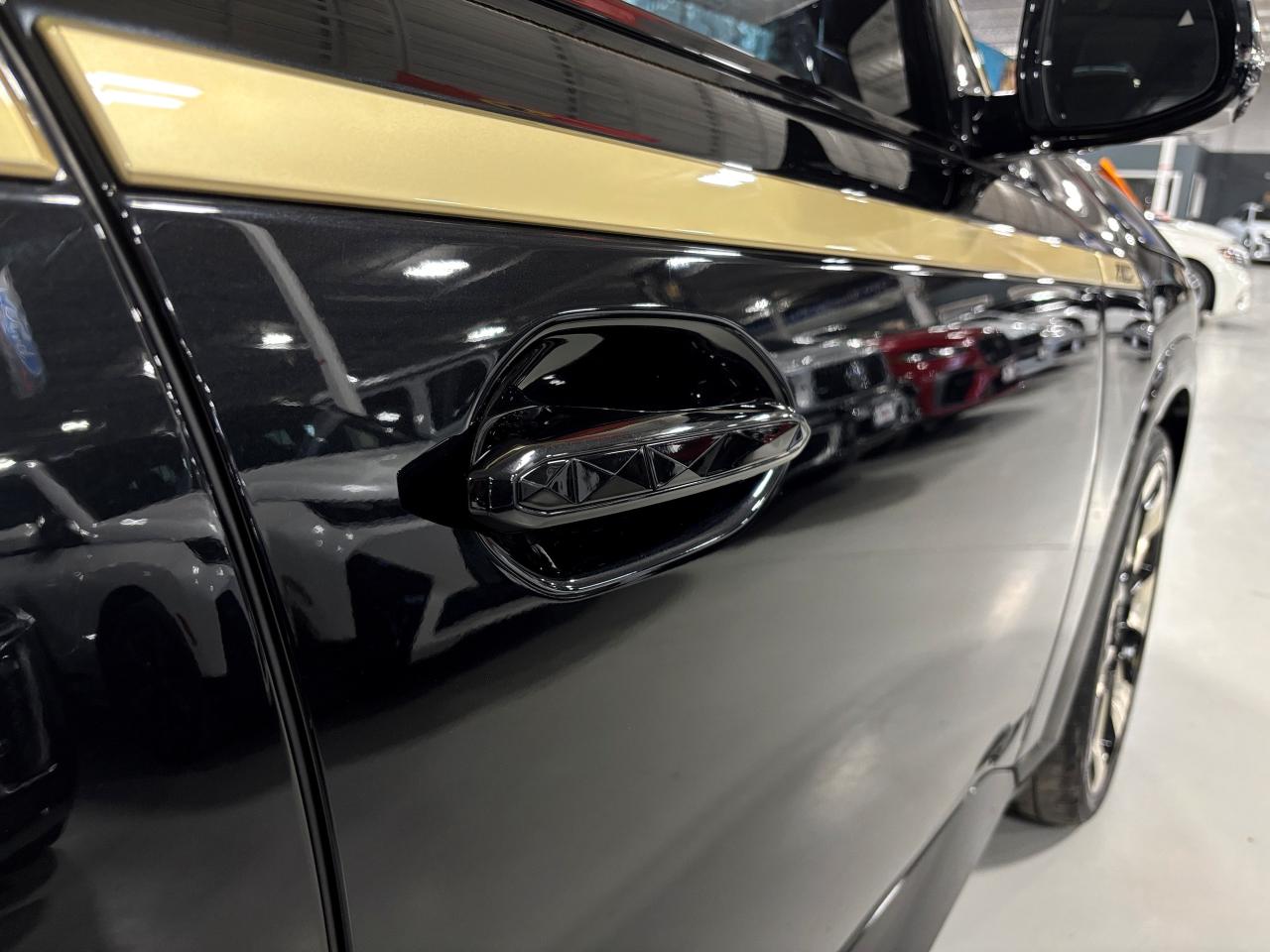 2024 BMW XM 644HP|AWD|NO LUX TAX|BOWERSDIAMOND|NAV|ARVIEW|HUD| Photo