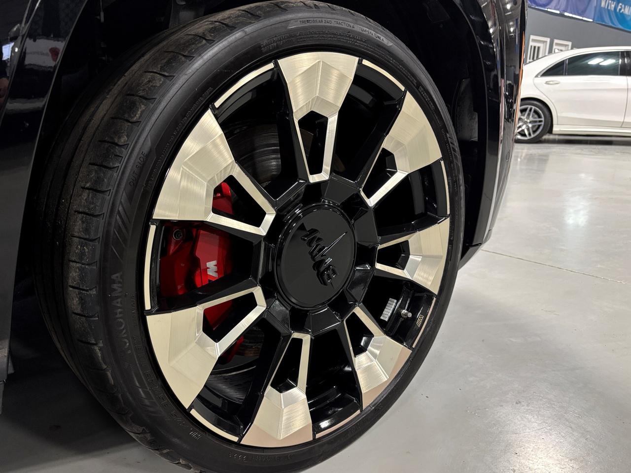 2024 BMW XM 644HP|AWD|NO LUX TAX|BOWERSDIAMOND|NAV|ARVIEW|HUD| Photo