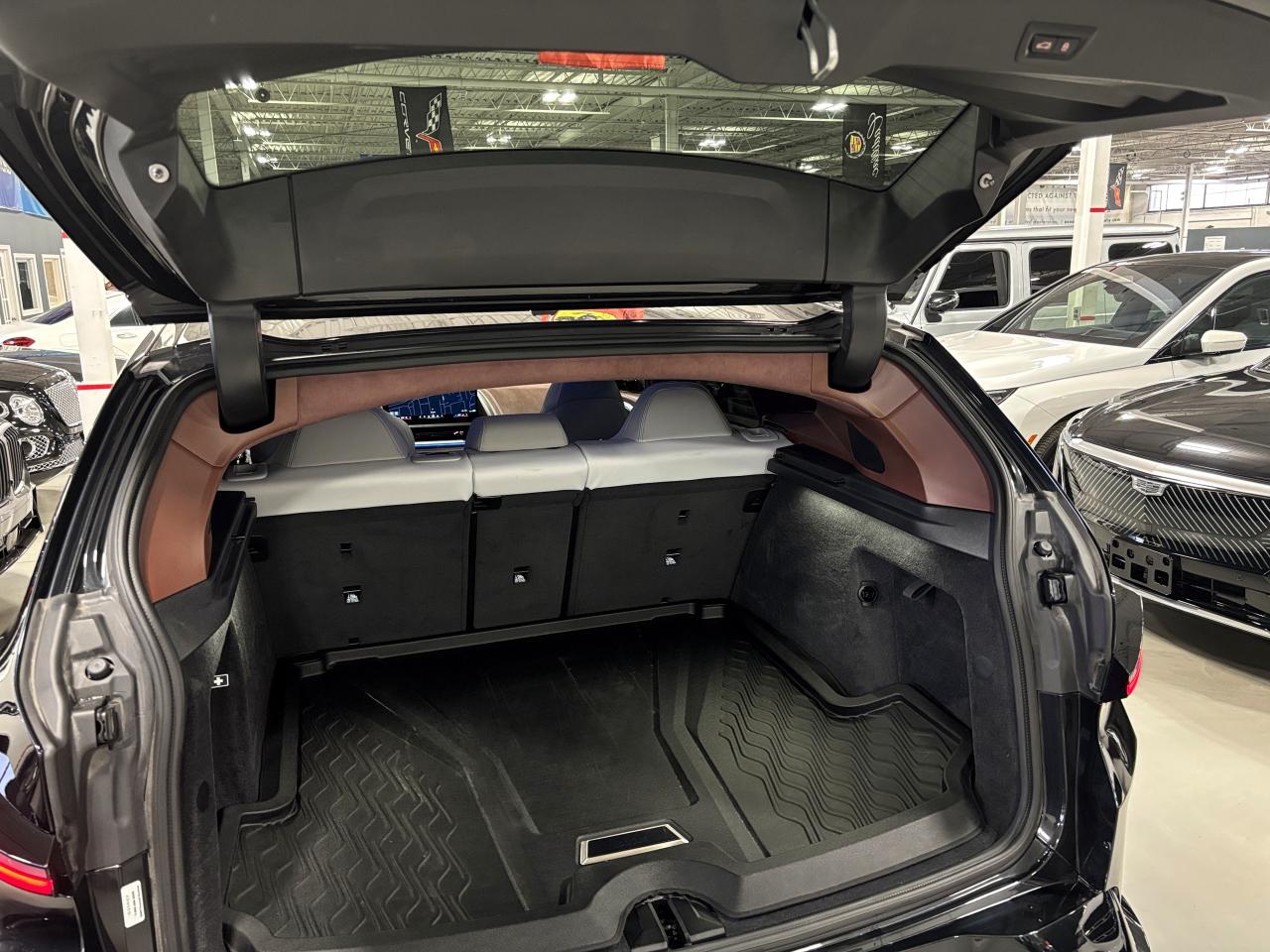 2024 BMW XM 644HP|AWD|NO LUX TAX|BOWERSDIAMOND|NAV|ARVIEW|HUD| Photo