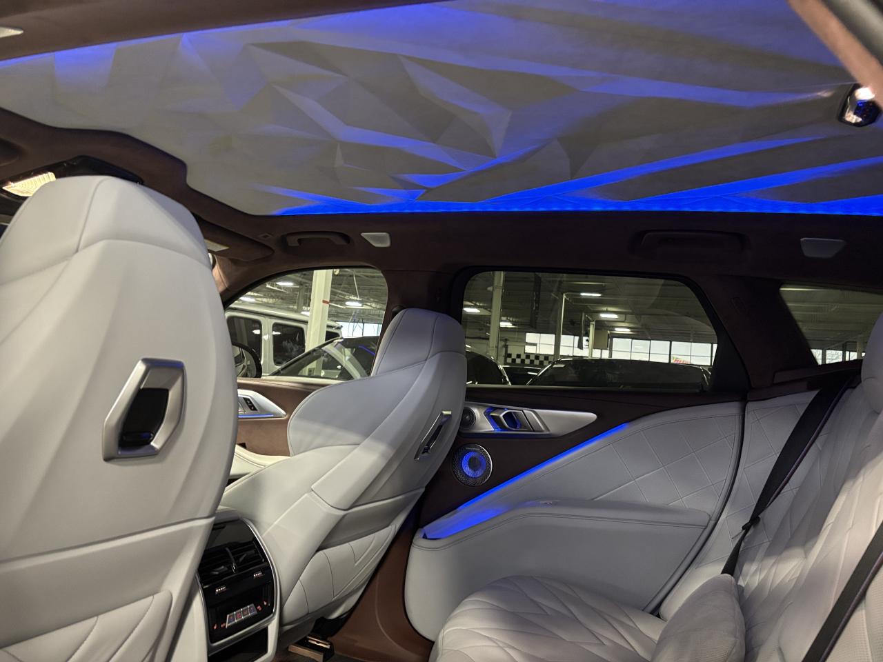 2024 BMW XM 644HP|AWD|NO LUX TAX|BOWERSDIAMOND|NAV|ARVIEW|HUD| Photo