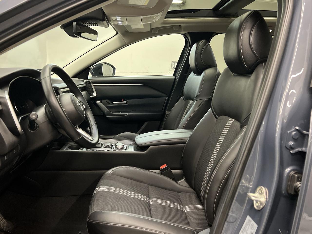 2025 Mazda CX-50 AWD | HTD LEATHER | PANO ROOF | CARPLAY | ALLOYS Photo