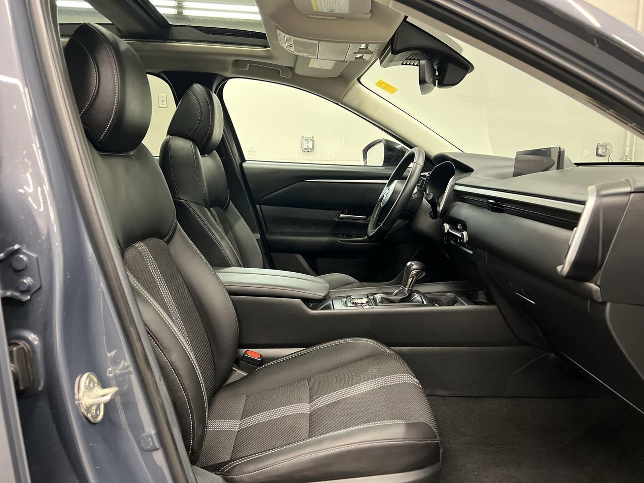 2025 Mazda CX-50 AWD | HTD LEATHER | PANO ROOF | CARPLAY | ALLOYS Photo