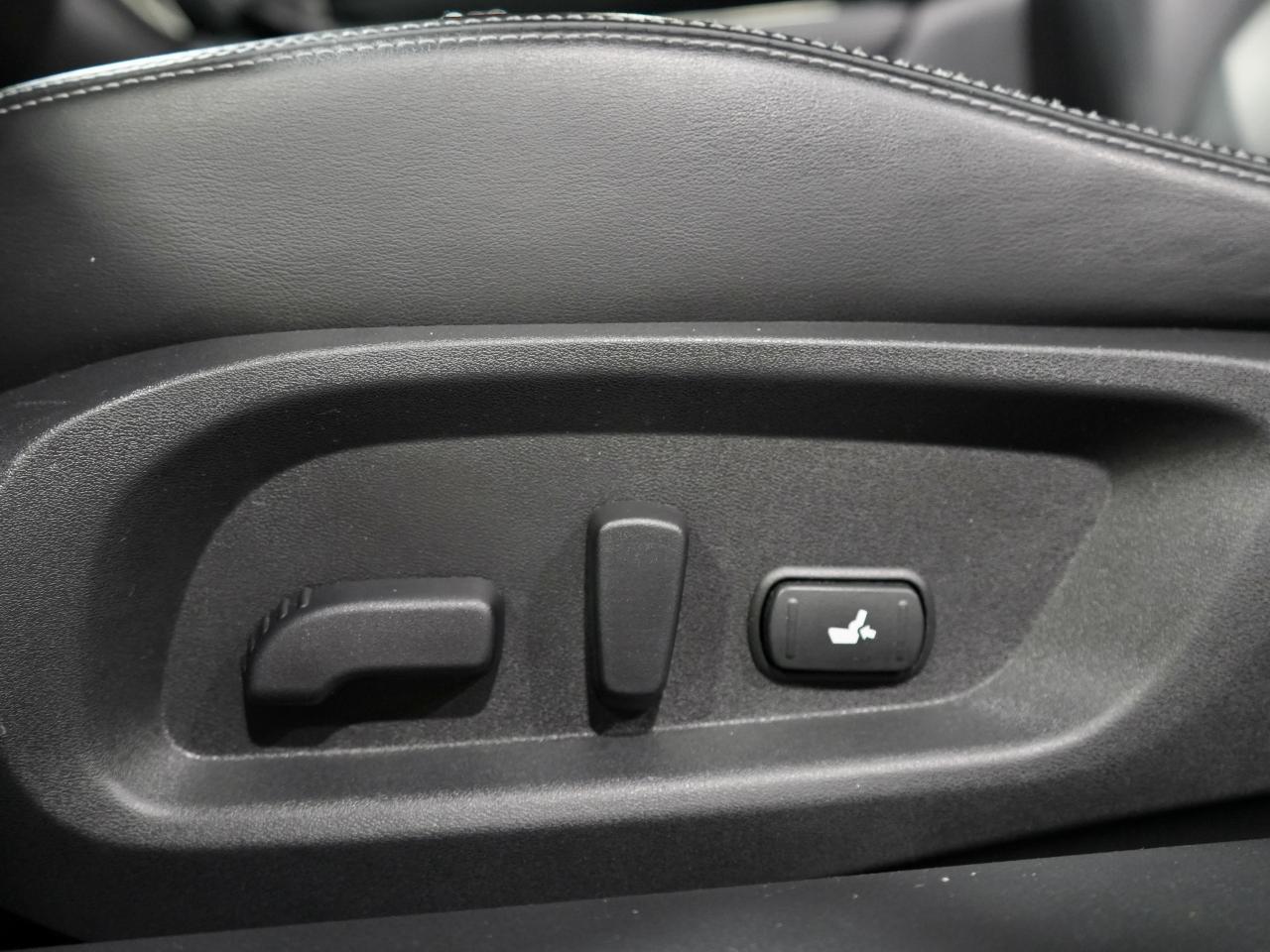 2017 Infiniti Q60 Sport AWD| CAM| NAV| BOSE| READY FOR DELIVERY Photo