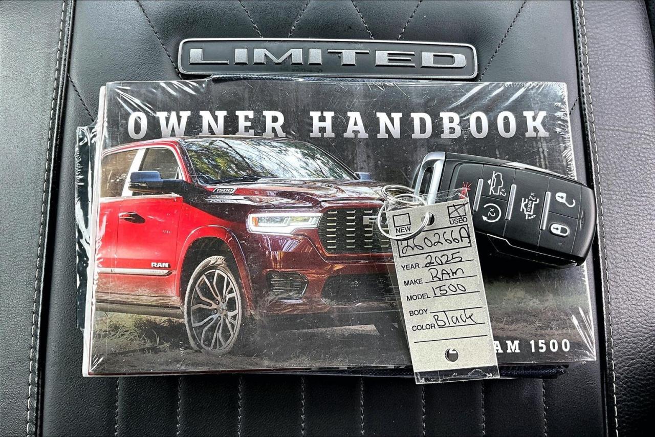 2025 RAM 1500 Limited | Level A | Panoroof | Bed Utility | 4X4 Photo