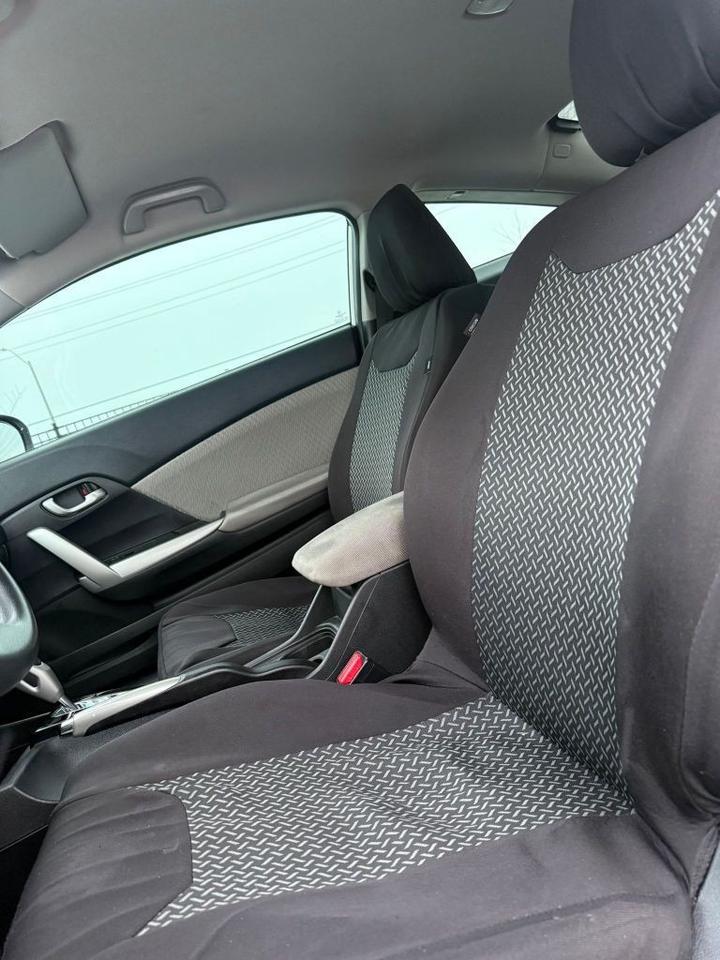 2015 Honda Civic COUPE Auto, FWD, 1.8L 4cyl, Gas Photo