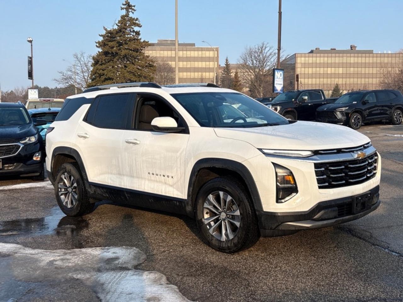 2025 Chevrolet Equinox LT  PANO SUNROOF| Photo