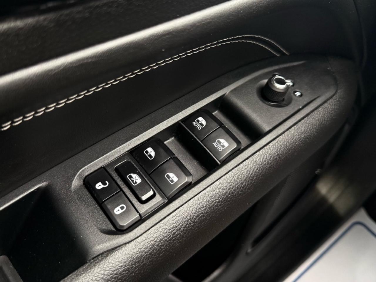 2023 Jeep Compass Altitude  - Leather Seats -  4G Wi-Fi - $100.90 /Wk Photo