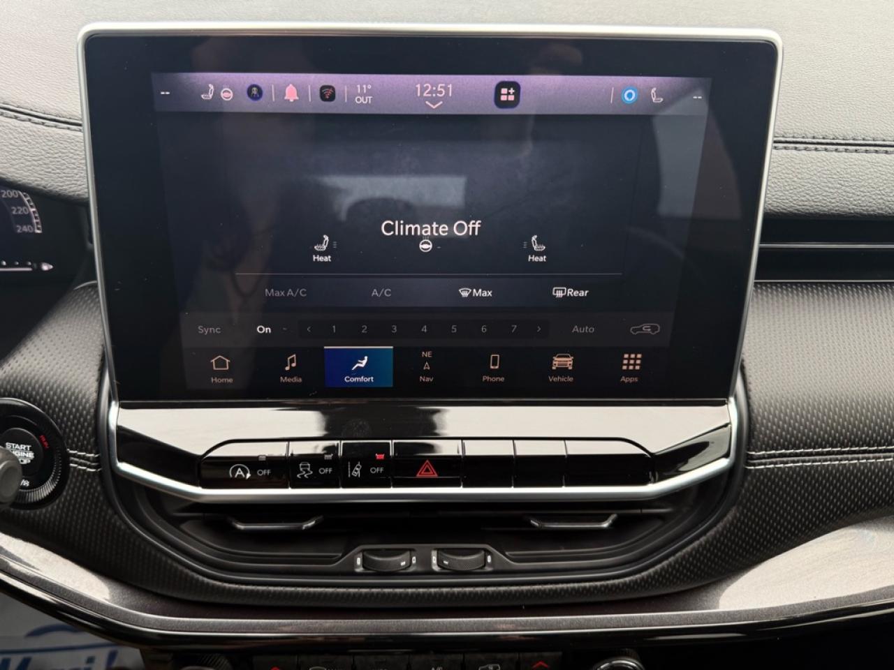 2023 Jeep Compass Altitude  - Leather Seats -  4G Wi-Fi - $100.90 /Wk Photo