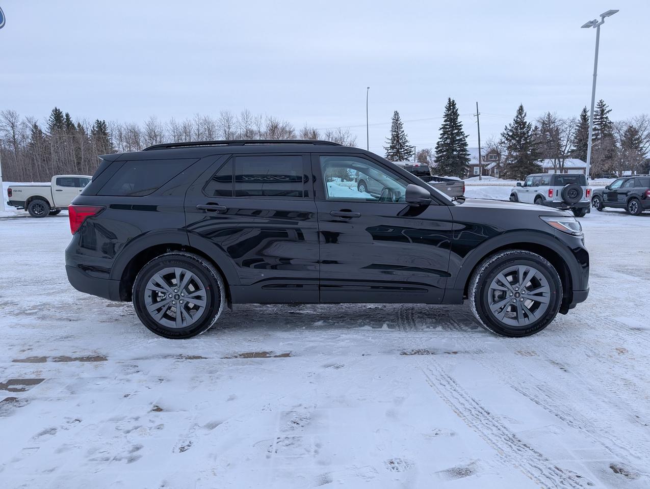 2026 Ford Explorer Active w/200A Pkg Photo4