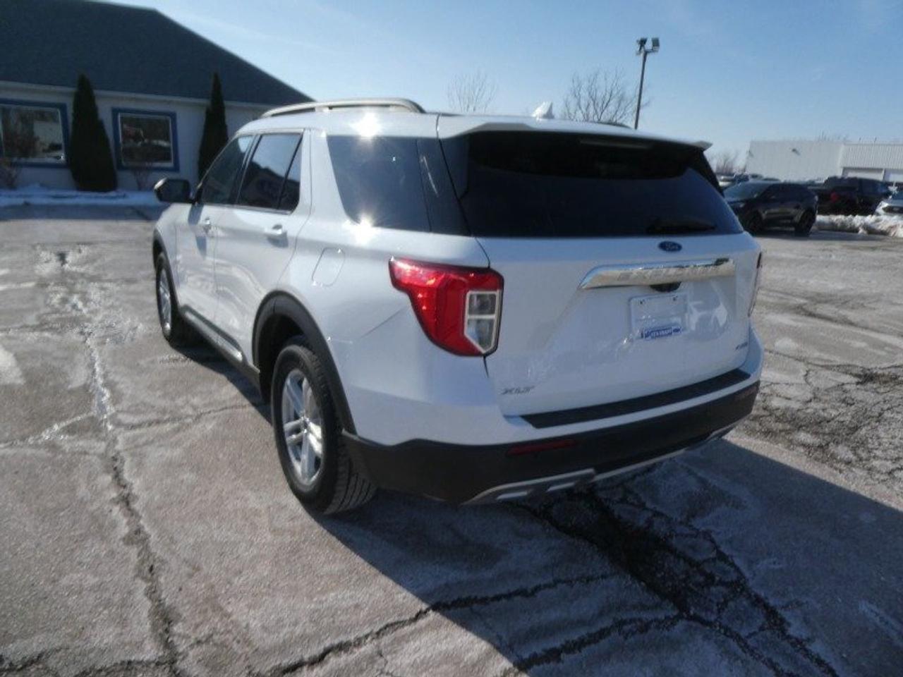 2023 Ford Explorer XLT Photo