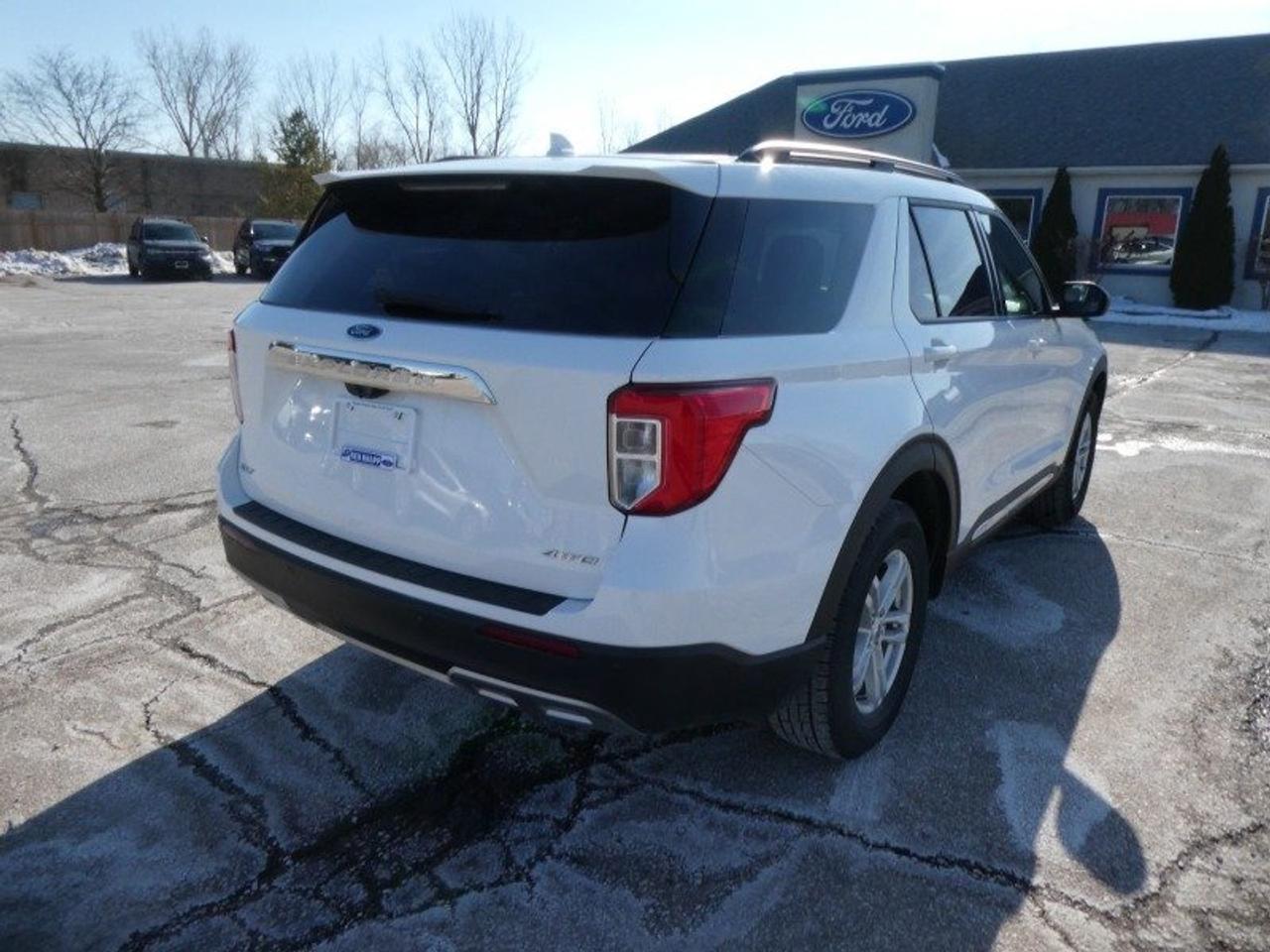 2023 Ford Explorer XLT Photo