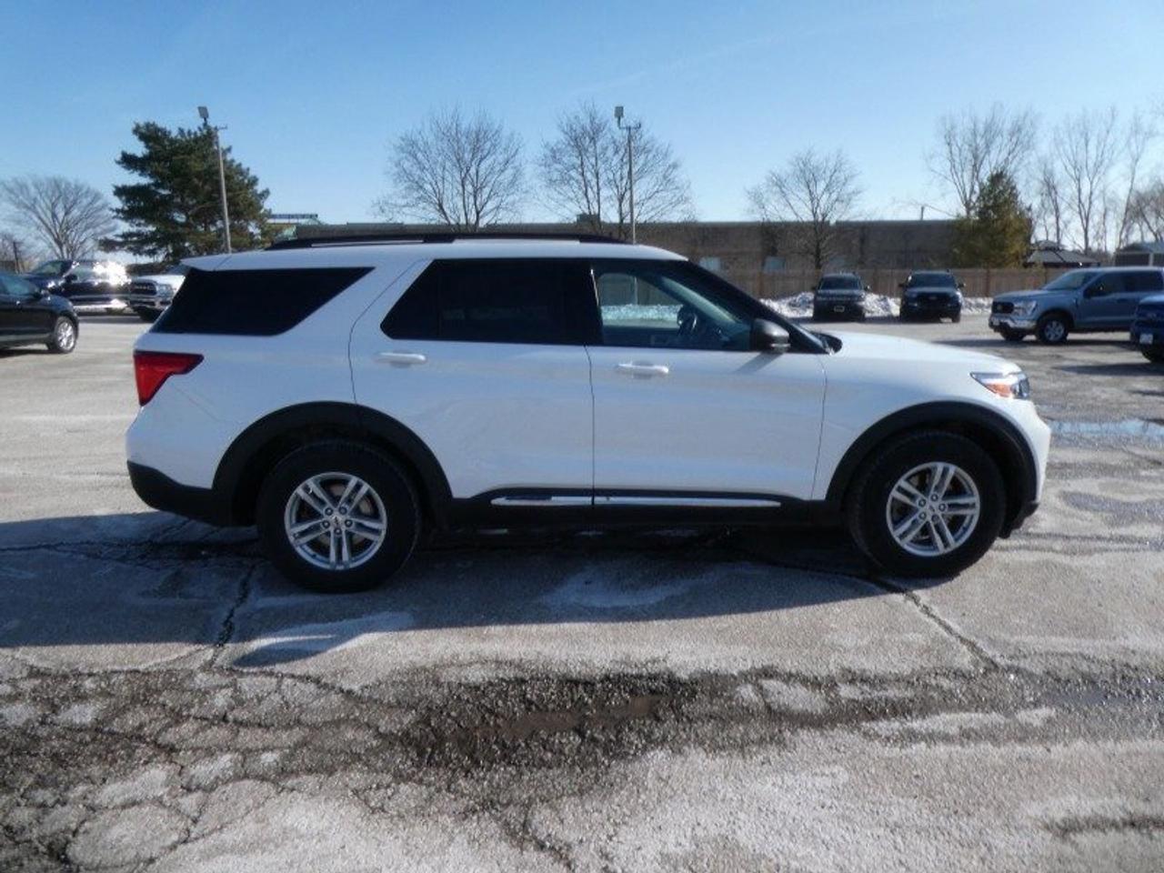2023 Ford Explorer XLT Photo