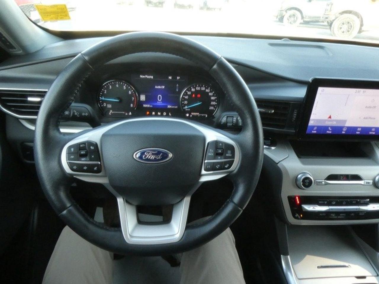 2023 Ford Explorer XLT Photo