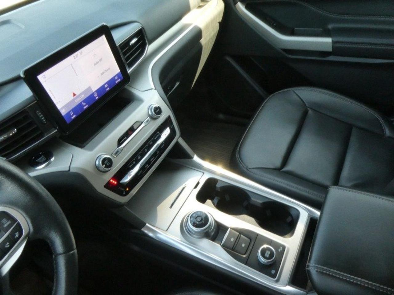2023 Ford Explorer XLT Photo