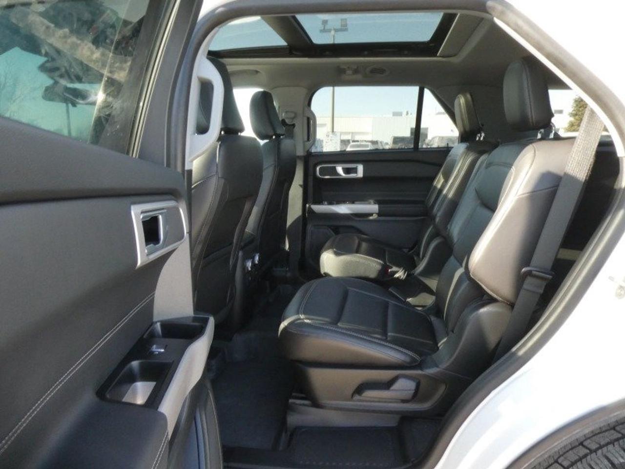2023 Ford Explorer XLT Photo