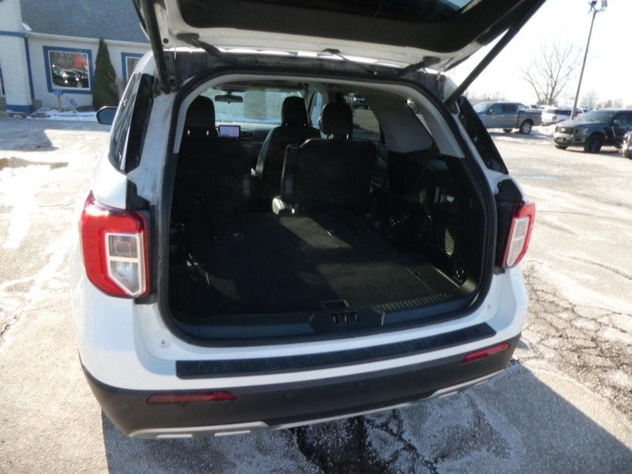 2023 Ford Explorer XLT Photo