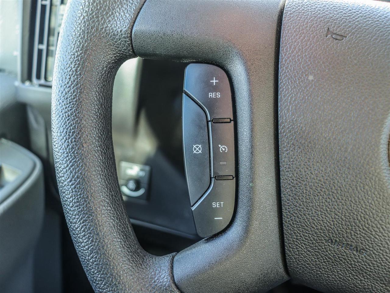 2024 GMC Savana 14 foot cube Photo