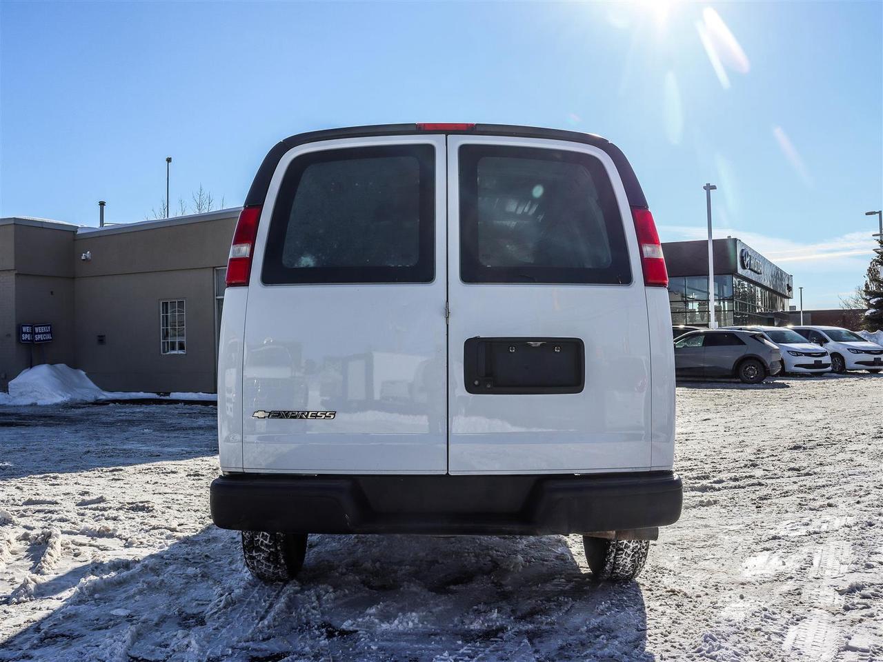 2019 Chevrolet Express  Photo3