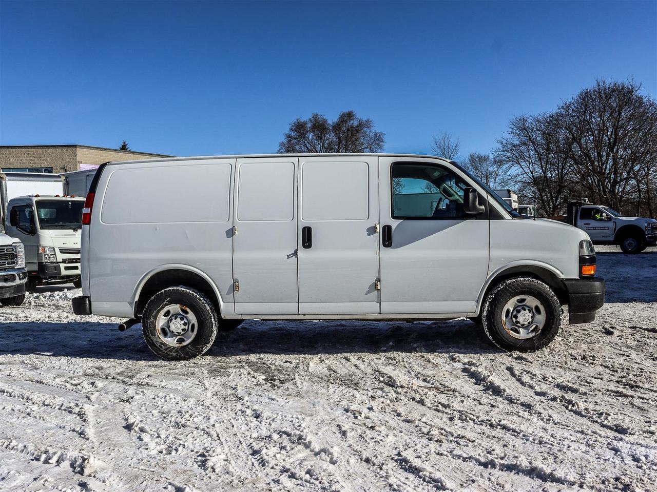 2019 Chevrolet Express  Photo
