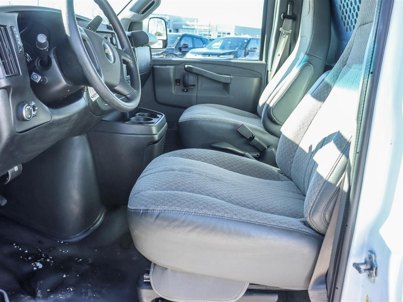 2019 Chevrolet Express  Photo