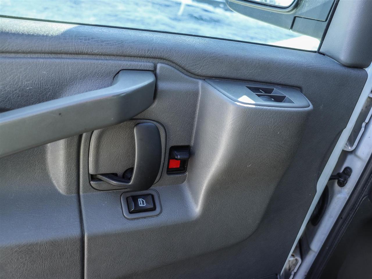2019 Chevrolet Express  Photo