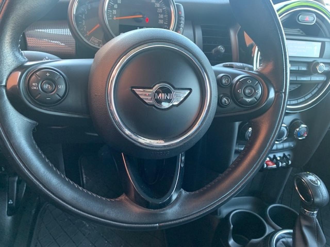 2016 MINI Cooper  Photo