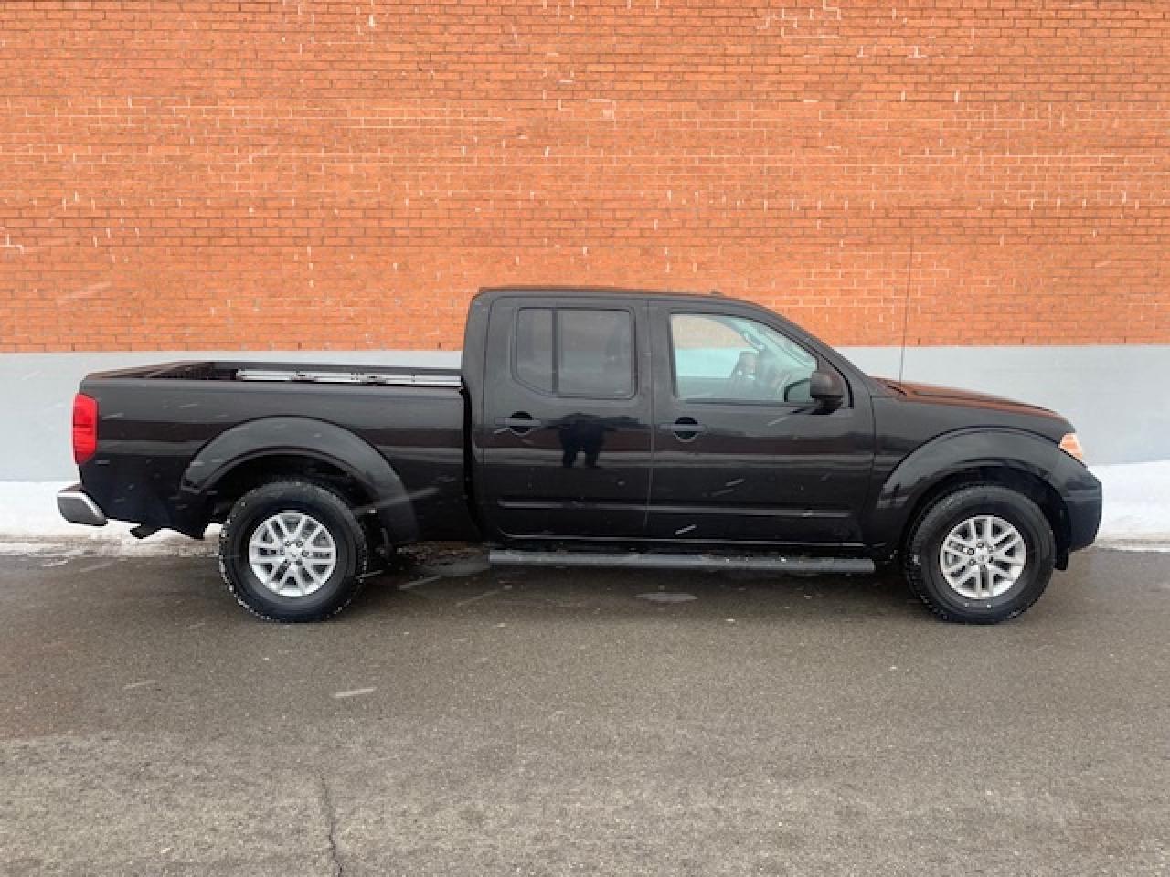2016 Nissan Frontier SV 4X4 CREW CAB Photo