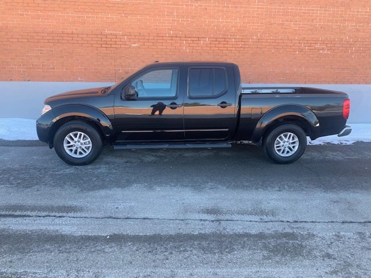 2016 Nissan Frontier SV 4X4 CREW CAB Photo