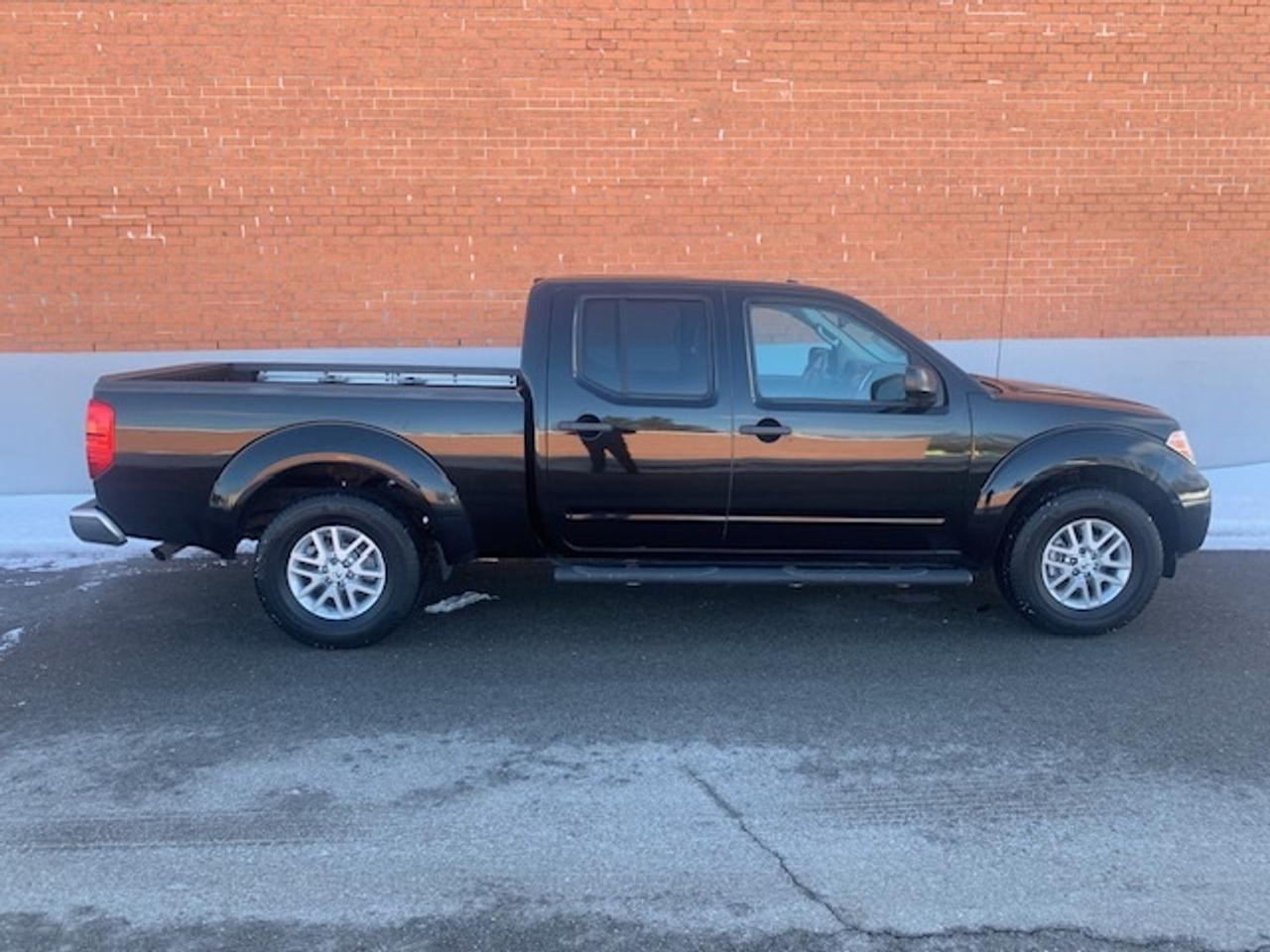 2016 Nissan Frontier SV 4X4 CREW CAB Photo