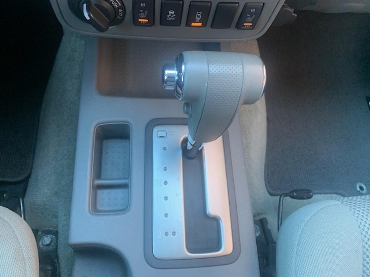2016 Nissan Frontier SV 4X4 CREW CAB Photo