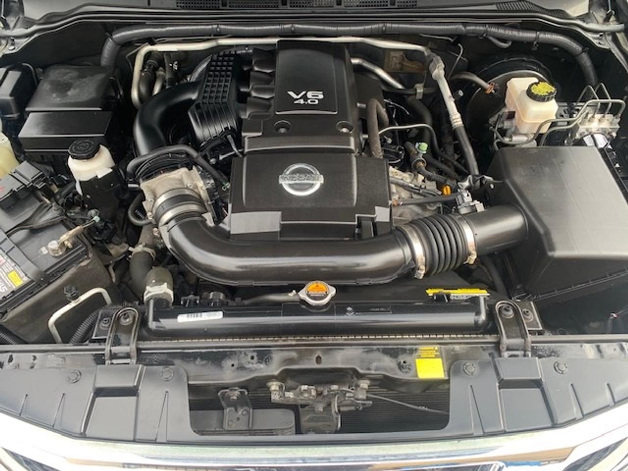 2016 Nissan Frontier SV 4X4 CREW CAB Photo