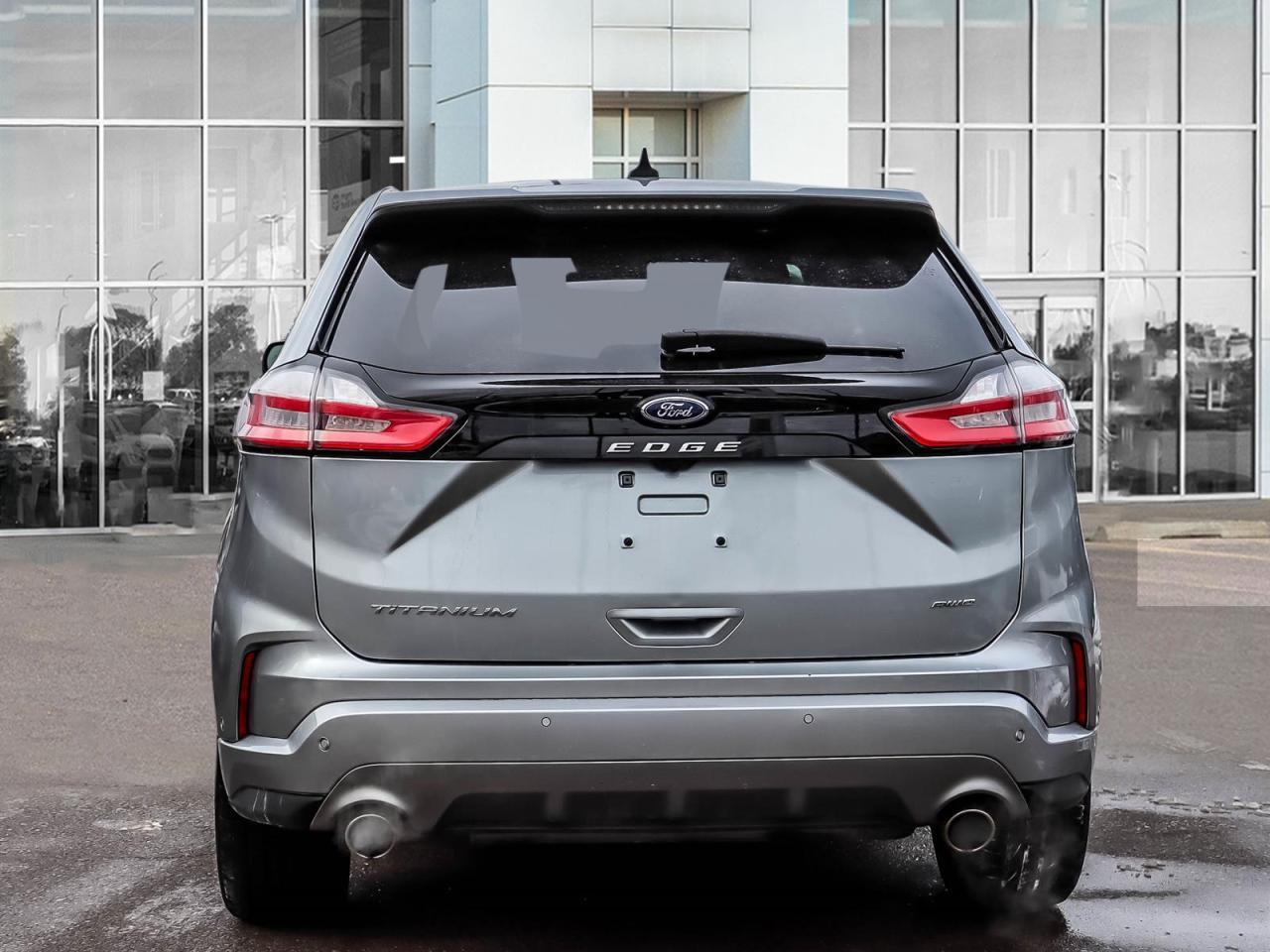 2024 Ford Edge Titanium Photo3