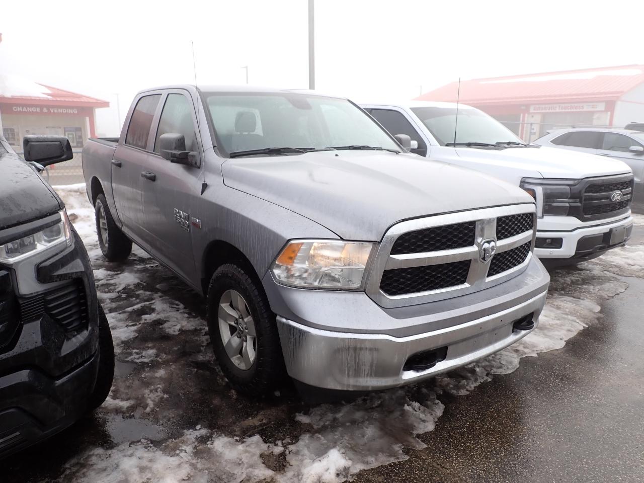 2023 RAM 1500 Classic SLT 4WD CREW CAB 5'7 BOX Photo0