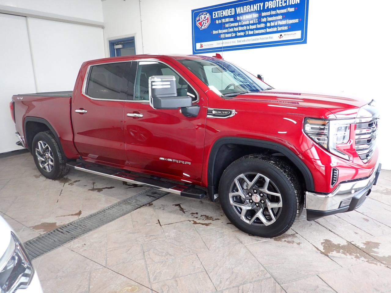 2024 GMC Sierra 1500 SLT CREW CAB 4WD LEATHER SUNROOF Photo