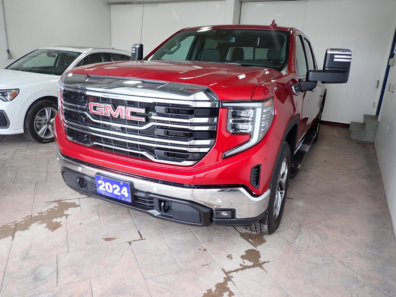 2024 GMC Sierra 1500 SLT CREW CAB 4WD LEATHER SUNROOF Photo