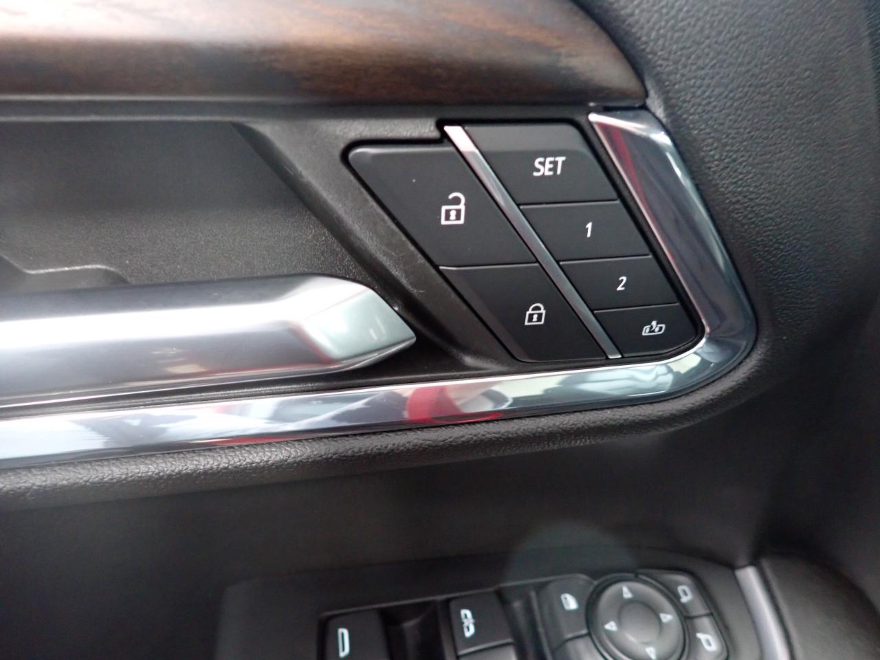 2024 GMC Sierra 1500 SLT CREW CAB 4WD LEATHER SUNROOF Photo