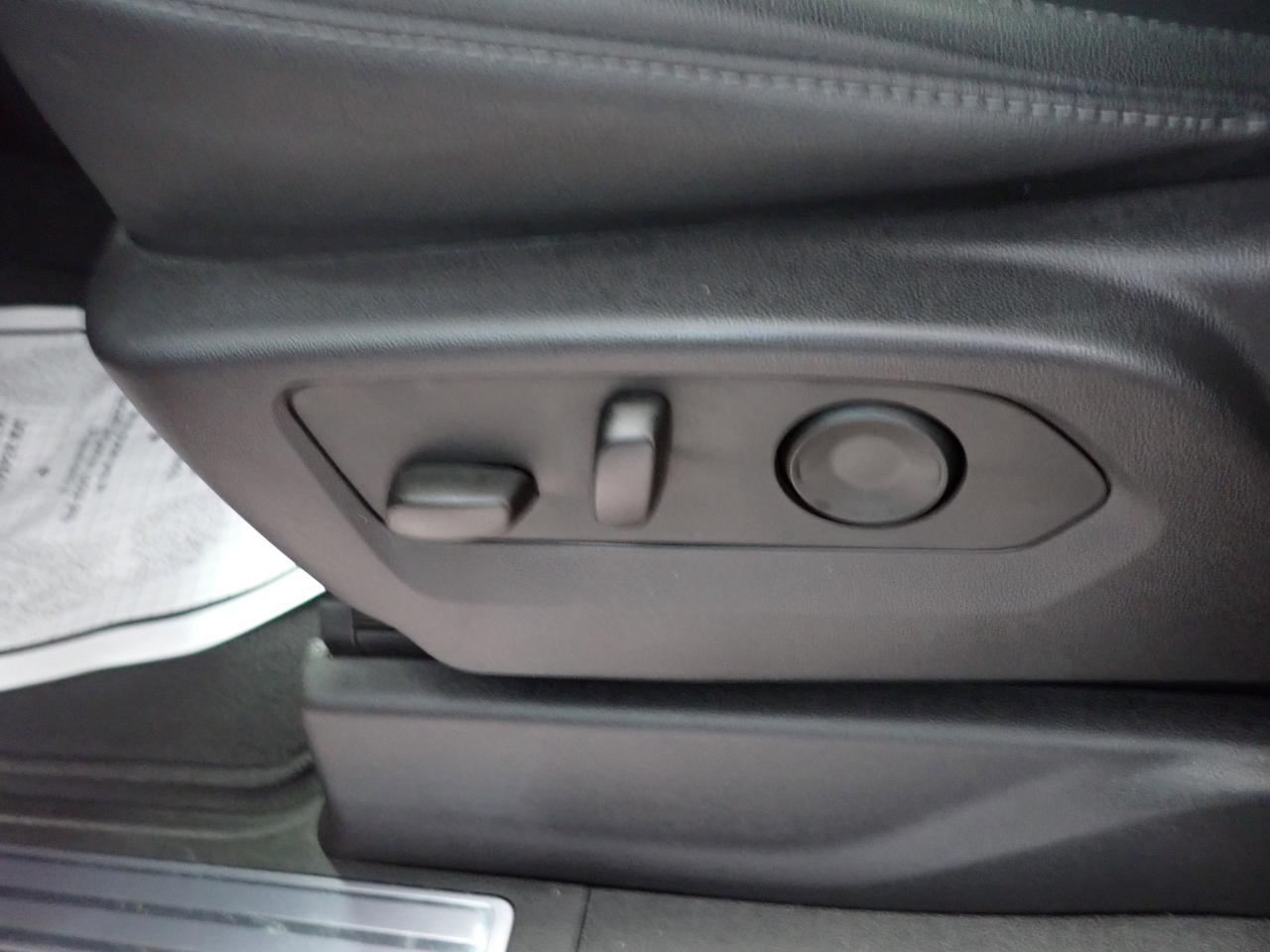 2024 GMC Sierra 1500 SLT CREW CAB 4WD LEATHER SUNROOF Photo