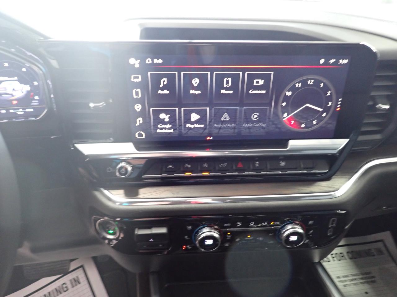 2024 GMC Sierra 1500 SLT CREW CAB 4WD LEATHER SUNROOF Photo