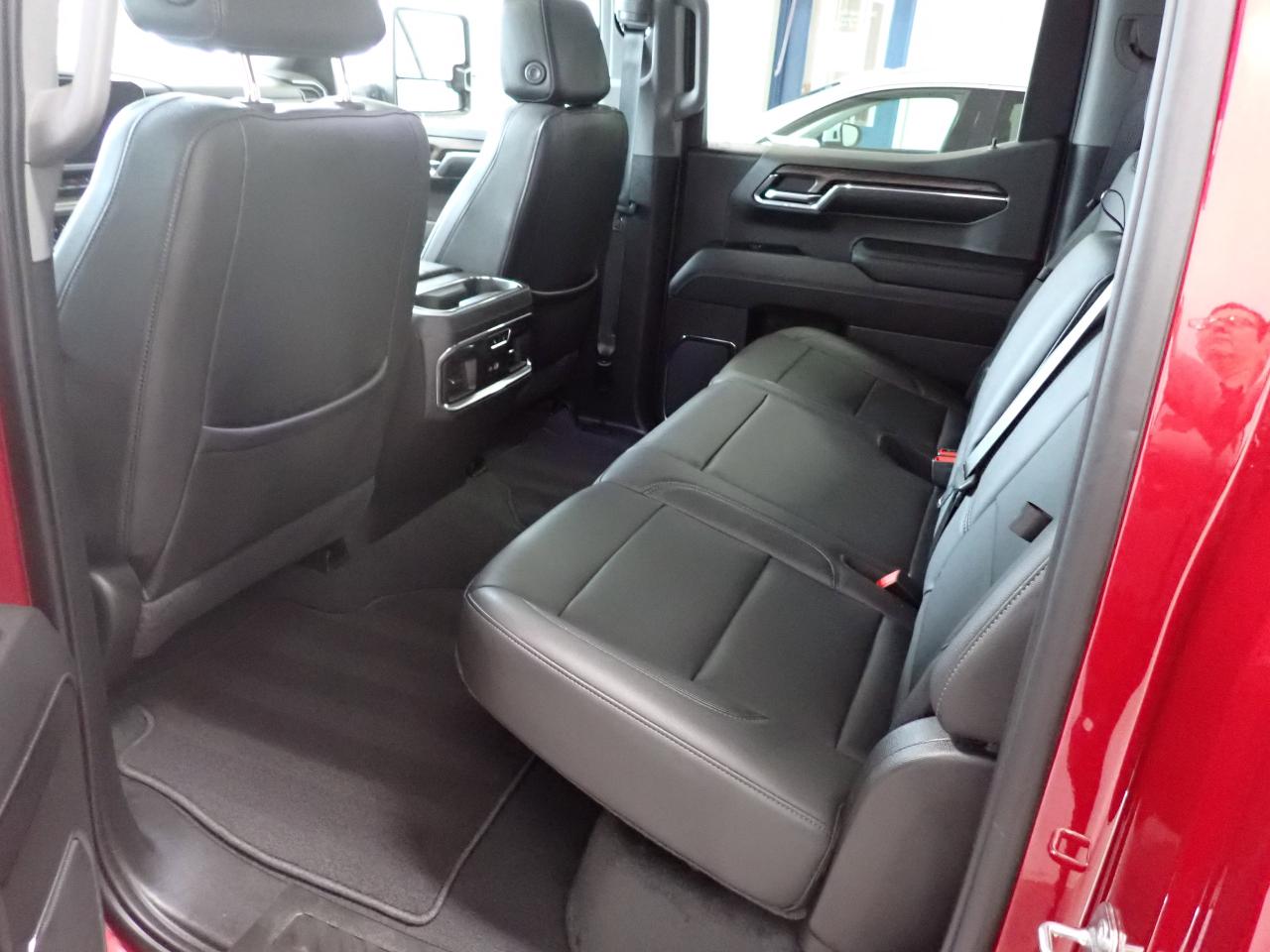 2024 GMC Sierra 1500 SLT CREW CAB 4WD LEATHER SUNROOF Photo