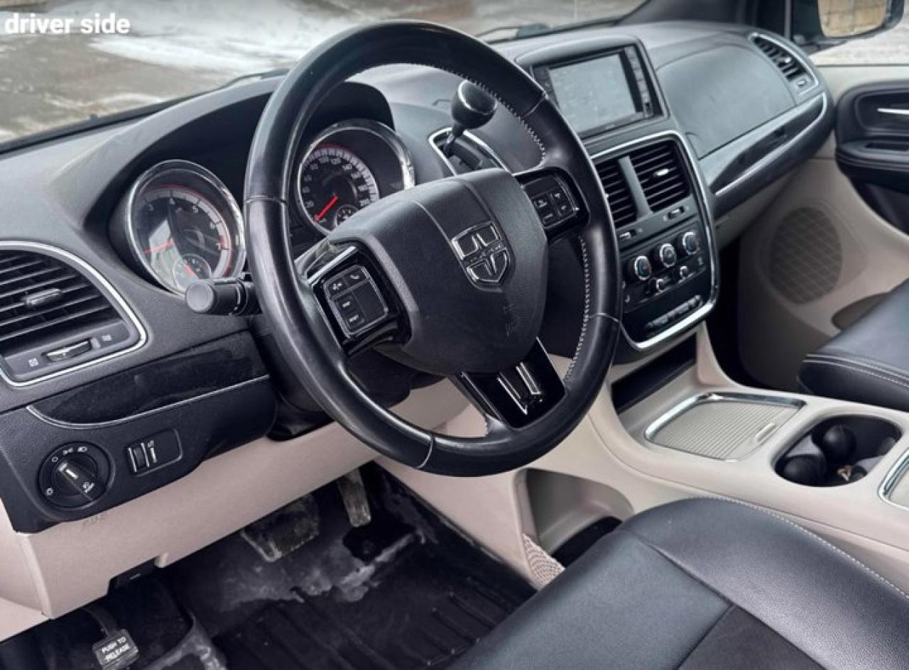 2019 Dodge Grand Caravan SXT Premium Plus | NAV | DVD | Leatherette | Power Seat | Bluetooth | Rear Camera | Alloy Wheels | Photo