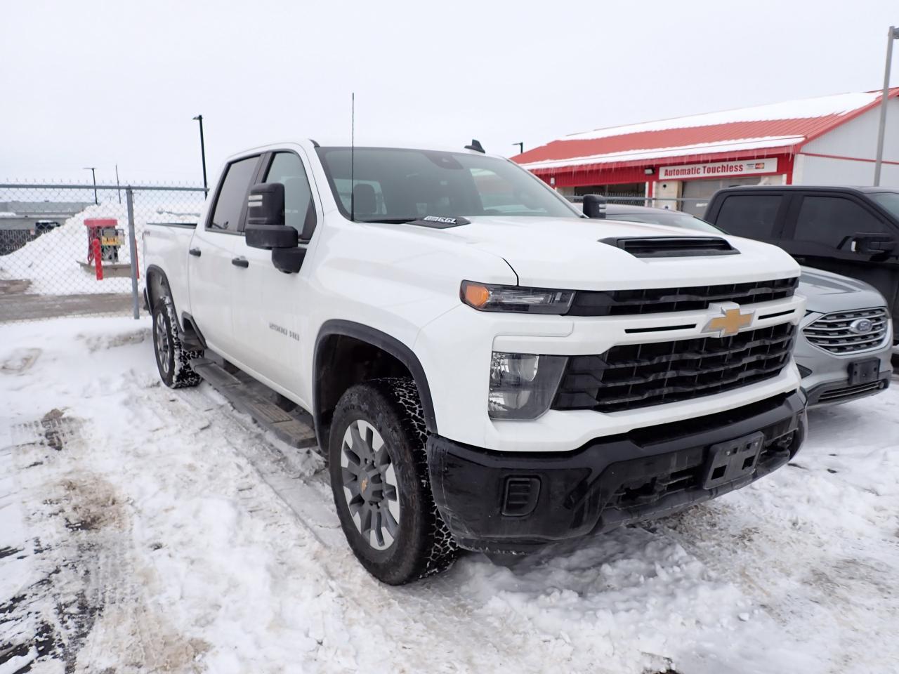 2024 Chevrolet SILVERADO 2500HD Custom 4WD CREW CAB Photo