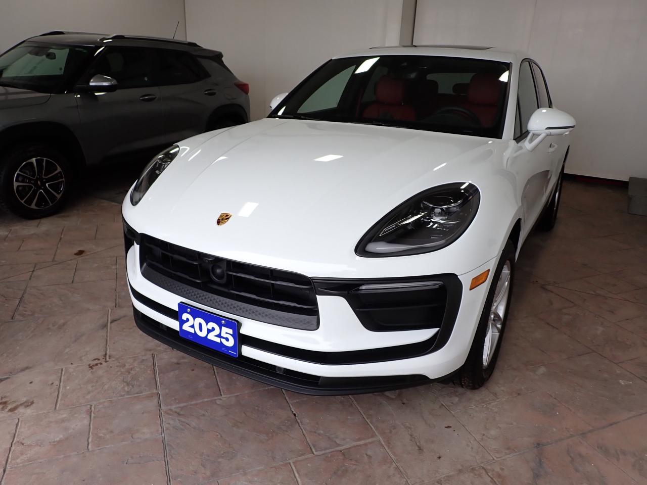 2025 Porsche Macan 4WD LEATHER NAVI SUNROOF Photo