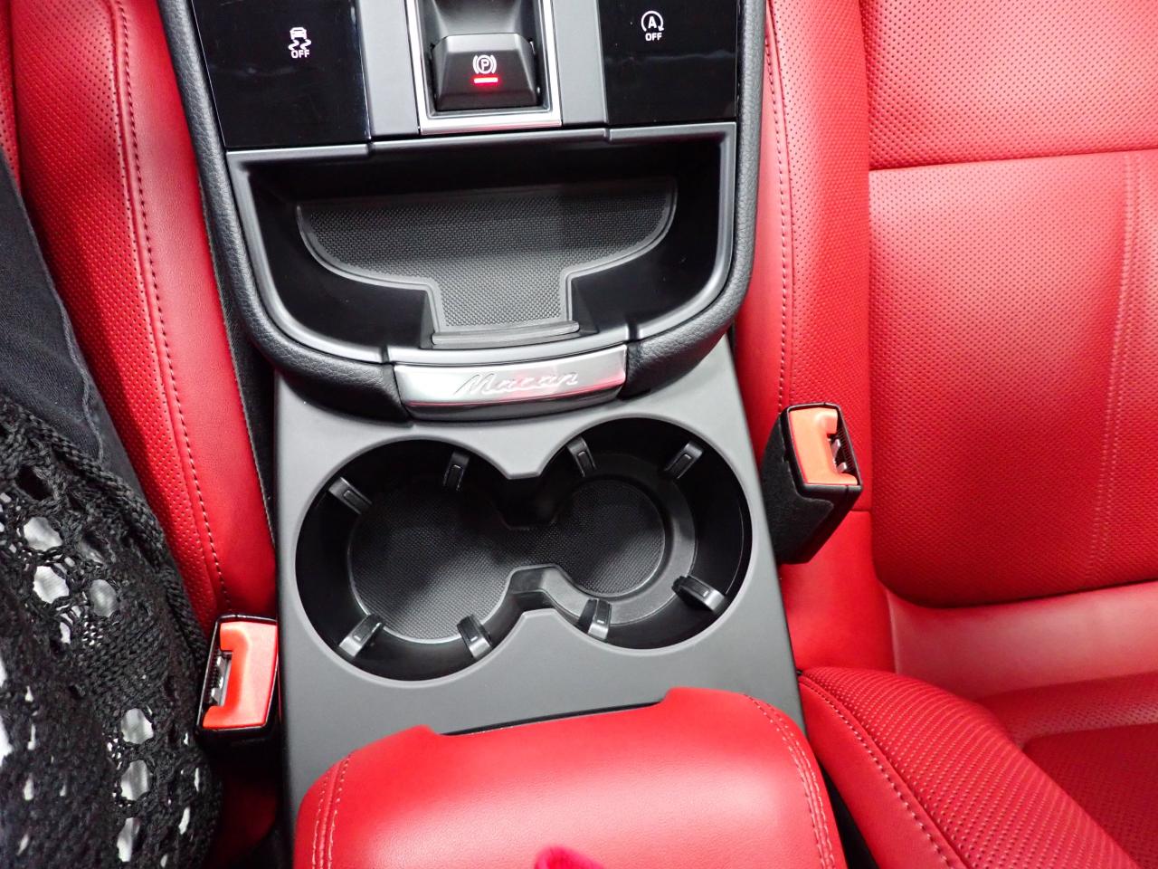 2025 Porsche Macan 4WD LEATHER NAVI SUNROOF Photo