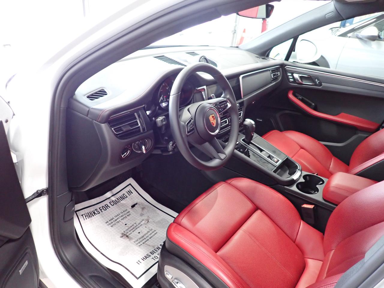 2025 Porsche Macan 4WD LEATHER NAVI SUNROOF Photo