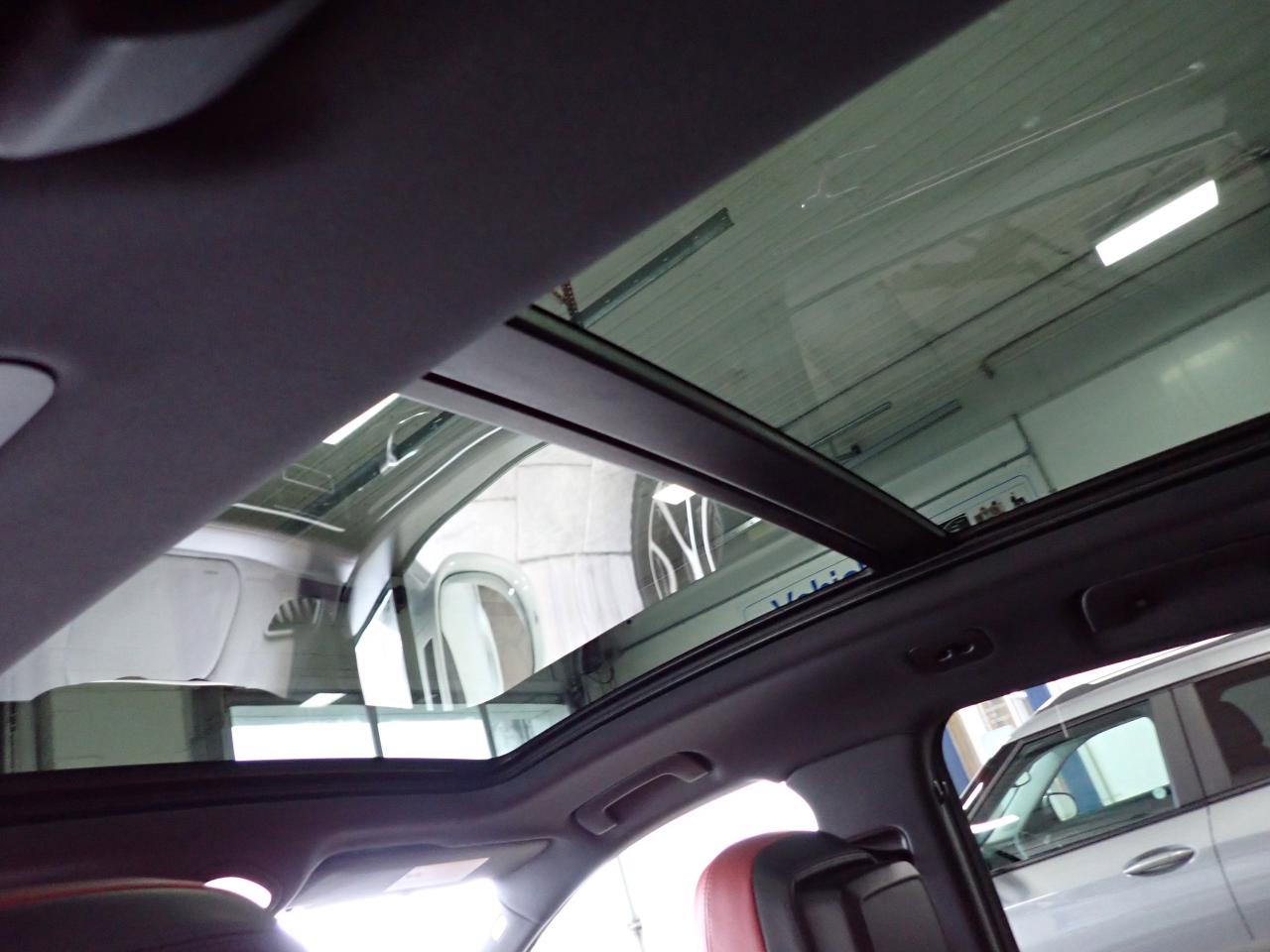 2025 Porsche Macan 4WD LEATHER NAVI SUNROOF Photo