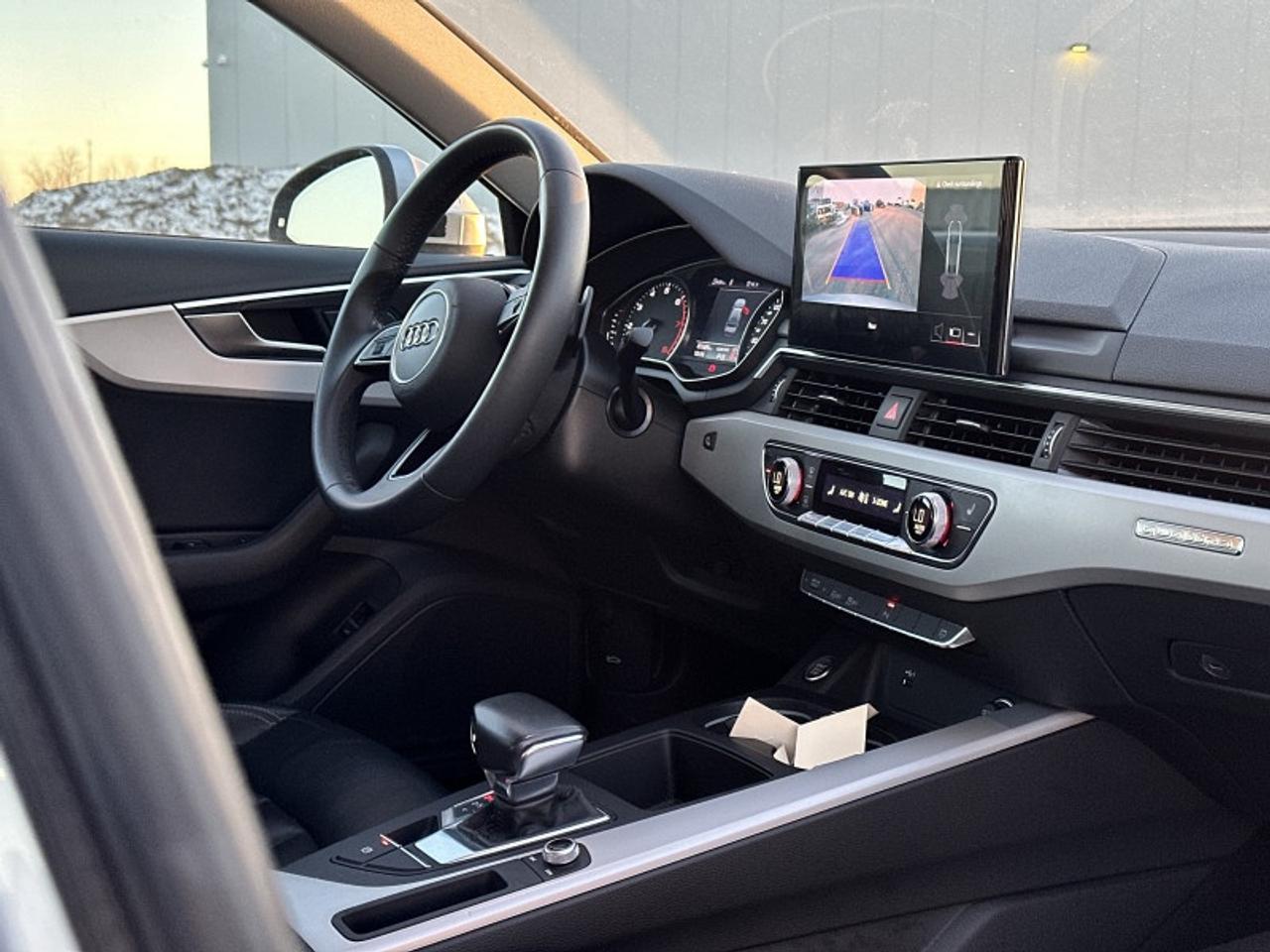 2023 Audi A4 Komfort 45 TFSI quattro Photo