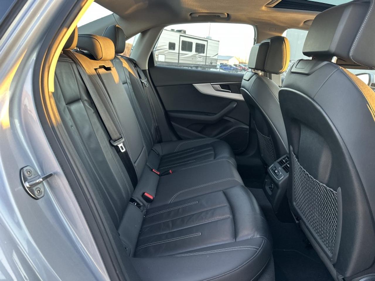 2023 Audi A4 Komfort 45 TFSI quattro Photo