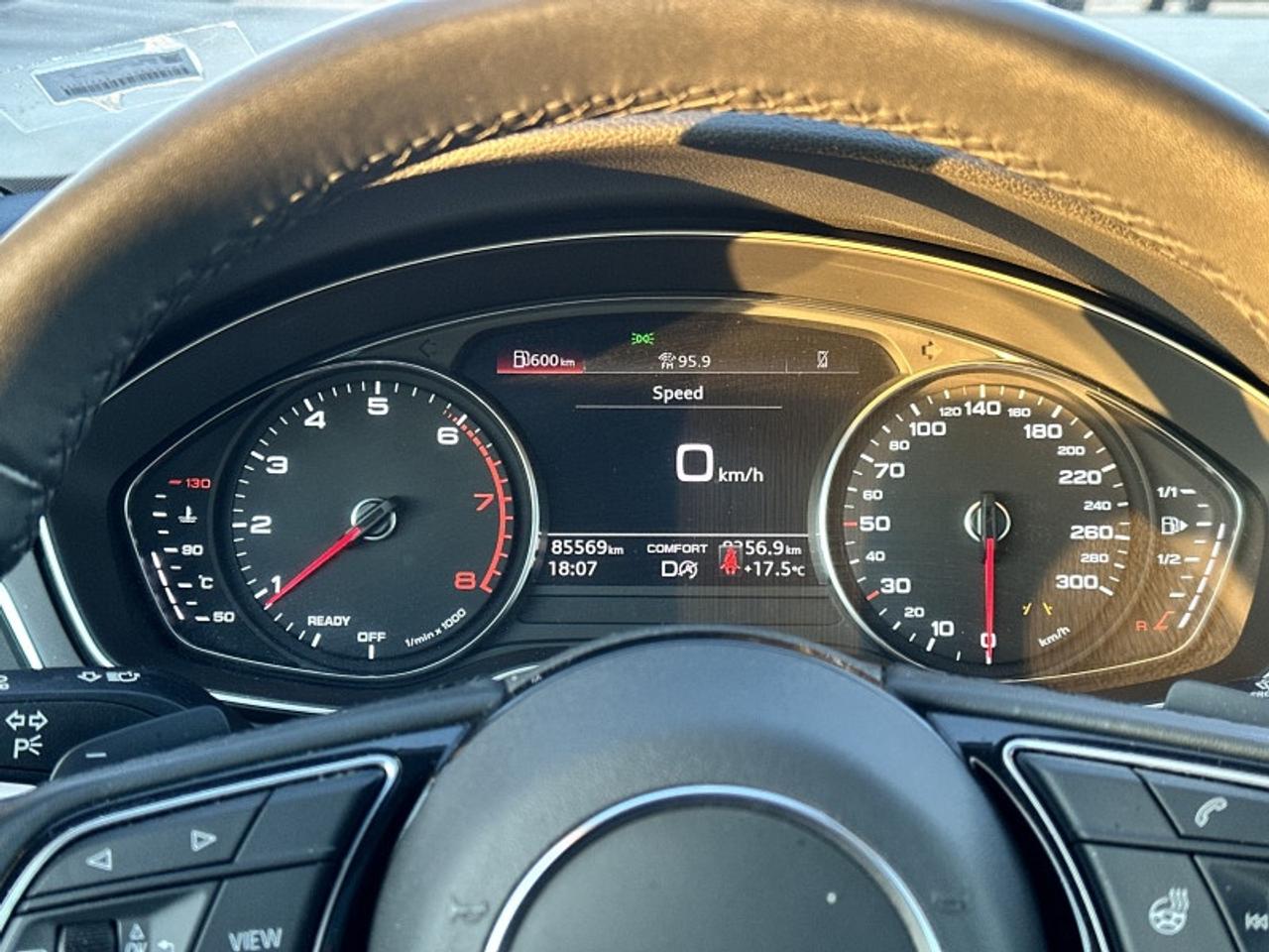 2023 Audi A4 Komfort 45 TFSI quattro Photo