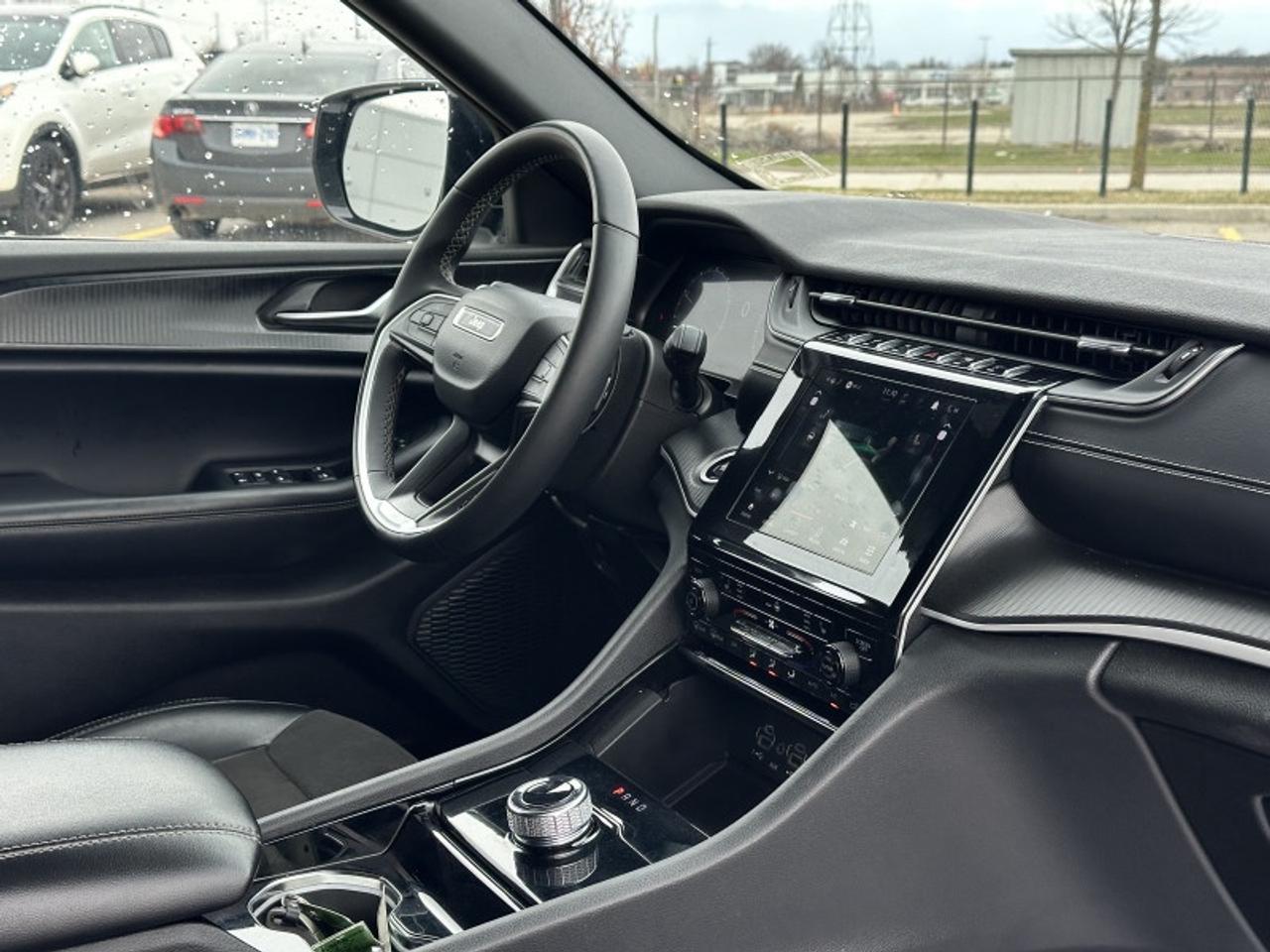 2023 Jeep Grand Cherokee Laredo Photo
