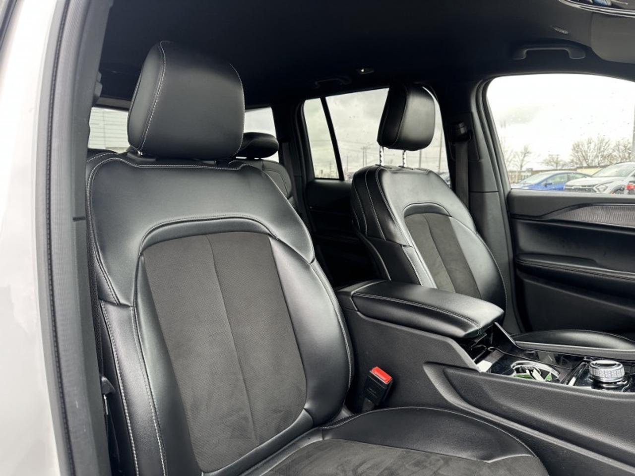 2023 Jeep Grand Cherokee Laredo Photo
